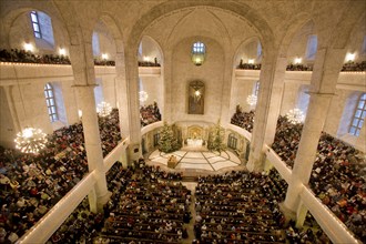 The Christmas season begins on Christmas Eve with the Christmas Vespers of the Dresden Kreuzchor in