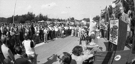 Farmers marched with their tractors to a protest in Aachen on 17.9.1974 to demonstrate against low