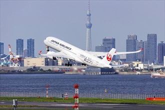 An Airbus A350-900 aircraft of Japan Airlines JAL with the registration number JA02XJ at Tokyo