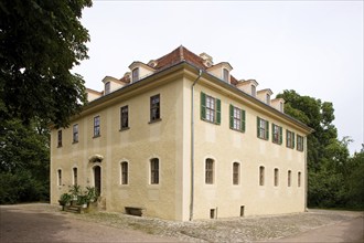 Tiefurt is the former place of the muses of Weimar court society. From 1781, the rural estate was