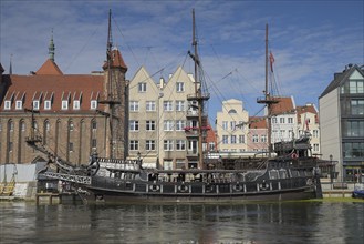 Replica pirate ship Czarna-Perla, excursion boat on the Motlawa, Old Town, Gdansk, Pomeranian