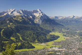 Panorama from Wank, 1780m, onto the Wetterstein Mountains with Alpspitze 2628m, Jubiläumsgrat and