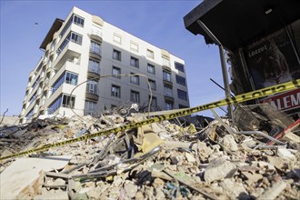 Eine vom Erdbeben zerstoerte Stravüe in Pazarcik, 21.02.2023