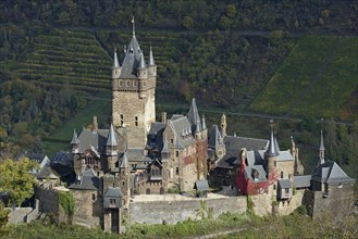 View of the Reichsburg near Cochem on the Moselle, Rhineland-Palatinate, Germany, Europe