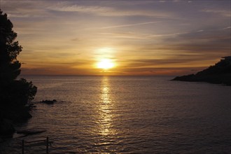 Sunrise, Sea, Landscape, Dawn, Sunlight, Sa Font de sa Cala, Majorca, The rising sun casts its