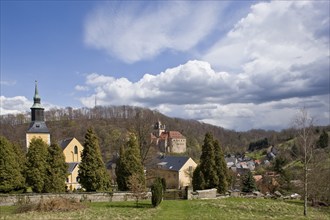 Kuckuckstein Castle in Liebstadt is picturesquely situated on a rocky outcrop (380 metres above sea