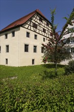 Building ensemble Münsingen Castle, on the left Old Castle, fruit box, town castle built around