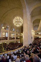 The Christmas season begins on Christmas Eve with the Christmas Vespers of the Dresden Kreuzchor in