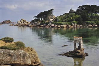 Oratoire Saint-Guirec, The Oratory, on the Saint-Guirec beach, is home to the evangelist saint of