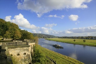 Elbe dam at the Elbe castles