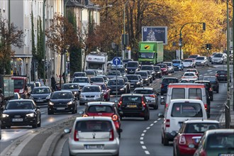 Gladbecker Straße in Essen, B224, inner-city street in Essen heavily polluted by air pollution,