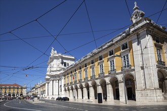 Rua Alfandega, right Ministry of Justice, Commercial Square, Praça do Comercio, Baixa