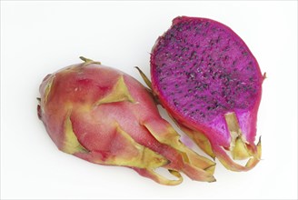 Dragon fruit (triangular hylocereus)