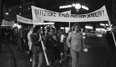 Left-wing and pacifist demonstration for the anti-war day on 1.9.1971 in Bochum.banner:Officers out