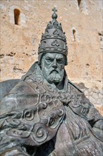 Monument to Pope Pedro de Luna (1342-1423), also known as Benedict XIII or Papa Luna, Peñíscola,