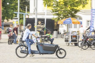 Cargobike Roadshow tours Saxony. Presentation, advice and test rides at the Postplatz