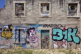 Wall painting, street art, graffiti, Patio Dom Fradique, Alfama neighbourhood, Lisbon, Portugal,