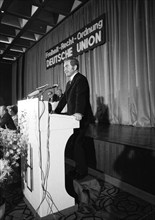 The attempt to found a new right-wing party, here the founding party conference of the German Union