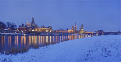 Dresden silhouette in winter