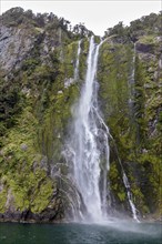 Stirling Falls, Milford Sound, Fiordland National Park, Neuseeland