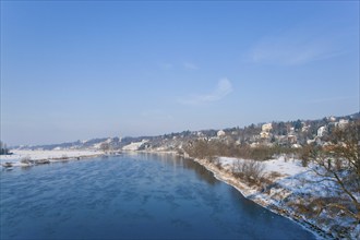 Winter on the Elbe, between Dresden Blasewitz and Loschwitz