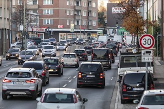 Gladbecker Straße in Essen, B224, inner-city street in Essen heavily polluted by air pollution,