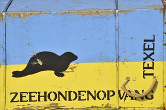 Wooden box for transporting sick or orphaned seals to the seal shelter Ecomare, Texel, the