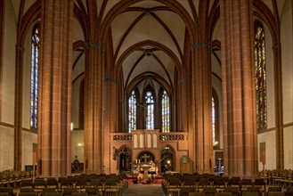 Church of Our Lady, Gothic hall church, interior, nave with cross vault, arcades, altar, rood