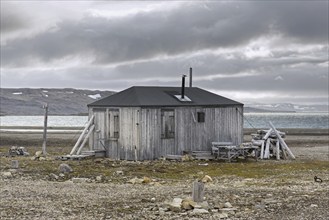 Wooden cabin at deserted 1950s Kinnvika Arctic research station, Murchisonfjord, Nordaustlandet,