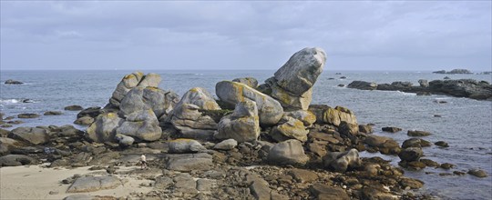 Rocky Kerlouan coastline at Menez Ham, Menez Hom, Brittany, France, Europe