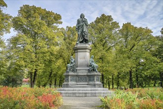 Carl von Linné monument, Humlegarden Royal Garden, Karlaväge, Stockholm, Sweden, Europe