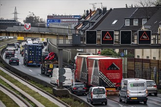 Traffic jam on the A40 motorway, Ruhrschnellweg, in Essen, traffic disruption in the direction of