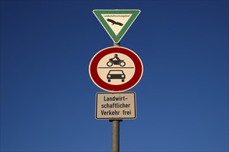 Traffic sign, landscape protection area, prohibition for motorbikes, also with sidecar, mopeds,