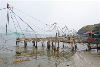 Chinese fishing nets on the Arabian Sea, Kochi, Kerala, India, Asia