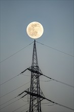 Full moon, high voltage pylon, pylon, Germany, Europe