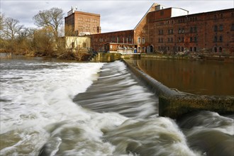 Overflowed weir of the Jonitzer Mulde near Dessau, historic watermill, Jonitzer Mühle, Middle Elbe