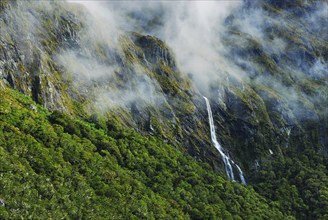 Earland Falls, Routeburn Track, Humboldt Mountains, Mount Aspiring National Park, South West New