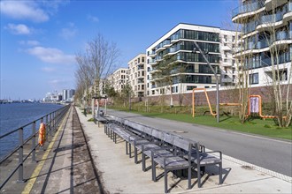 Promenade Kirchenpauerkai, Hafencity Hamburg, new district on the Elbe, on the site of the former