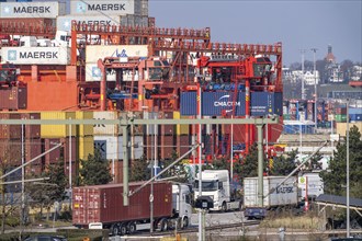 Port of Hamburg, Waltershofer Hafen, container ships, container lorries bring and collect freight