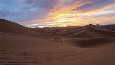 Sunrise in the desert, dunes, Erg Chebbi, Sahara, Merzouga, Morocco, Africa