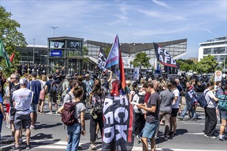 Demonstration against the AFD party conference in Essen, several tens of thousands of demonstrators