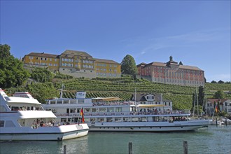 View of former yellow riding stable, today's state winery and Droste-Hülshoff-Gymnasium with