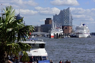 Europe, Germany, Hanseatic City of Hamburg, Elbe, Elbe Philharmonic Hall, glass facade, harbour