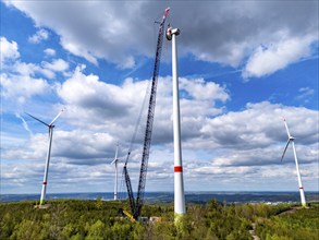 Erection of a wind turbine, wind energy plant, assembly of the ring generator, with a crawler