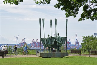 Europe, Germany, Hanseatic City of Hamburg, Ottensen district, Altonaer Balkon, bronze sculpture by