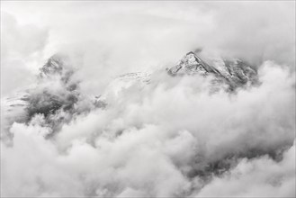 Poor visibility in cloudy skies in the Swiss Alps, clouds, poor visibility, nature, winter, fog,