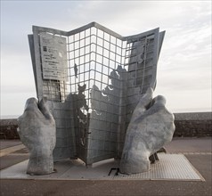 Sculpture marking the start and end point of the south west long distance coastal footpath,