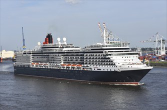 Europe, Germany, Hanseatic City of Hamburg, Elbe, Harbour, Passenger ship Queen Victoria leaves