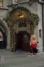 Europe, Germany, Bavaria, Munich, Marienplatz, New Town Hall, Courtyard, Entrance to the