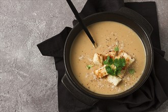 Cream soup, mashed soup, beige, mushroom, onion, cauliflower, vegetarian soup